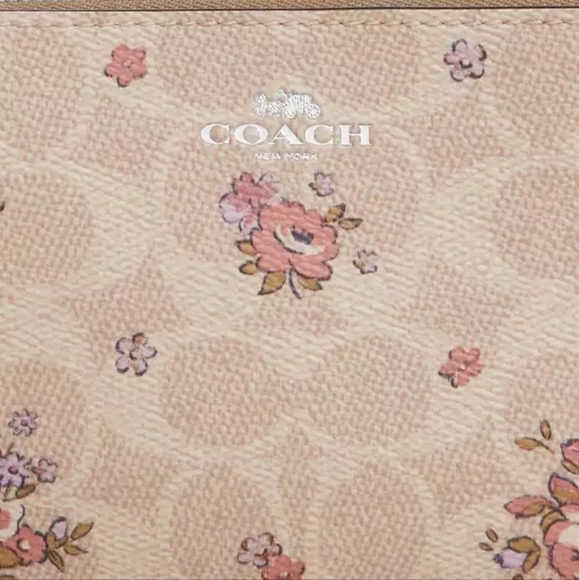 Coach Corner Zip Wristlet In Signature Canvas With Floral Print (Lilac/Sand) - Picture 6 of 7